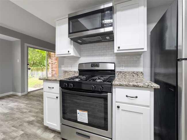 Building Photo - 10403 Golden Meadow Dr