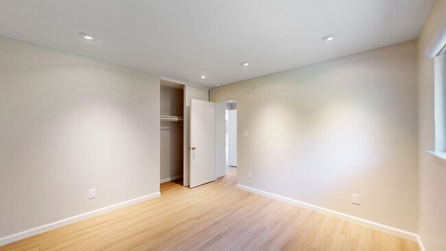 Building Photo - 1321 Lasuen Dr