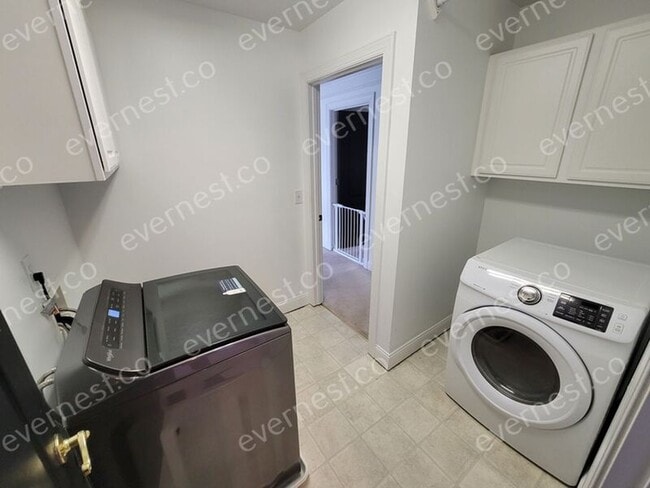 Building Photo - 398 Dunleven Manor Walk NE