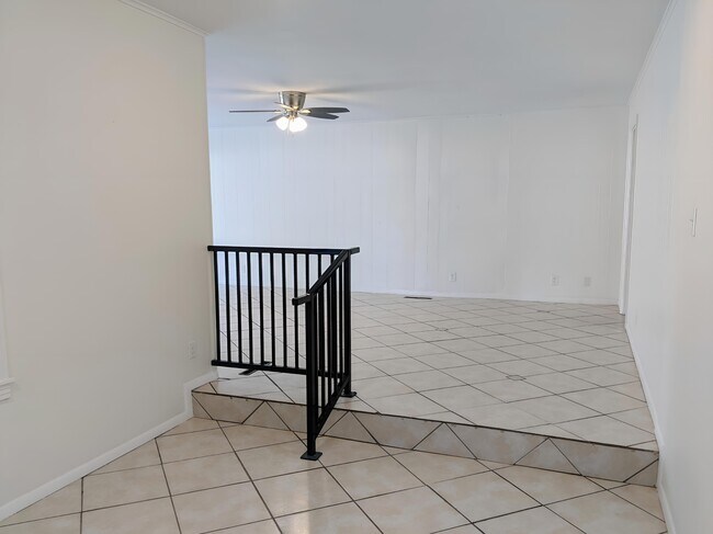 Building Photo - 3841 Austin Ave