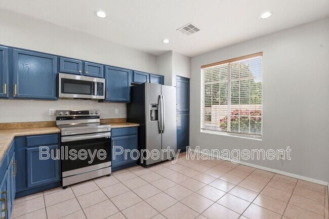 Building Photo - 2047 S Jefferson