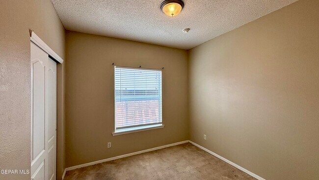 Building Photo - 3537 Tierra Vergel Dr