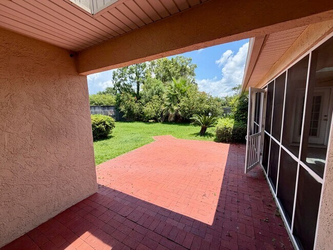 Building Photo - 604 Mallory Dr
