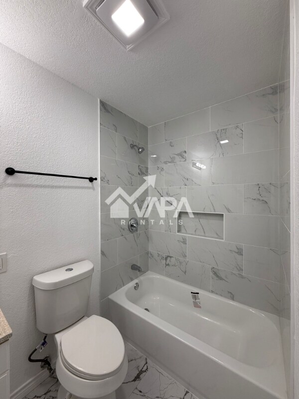Building Photo - 7242 Glen Hill Dr