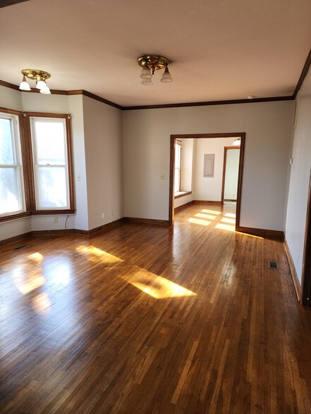 Building Photo - 1008 Vine St