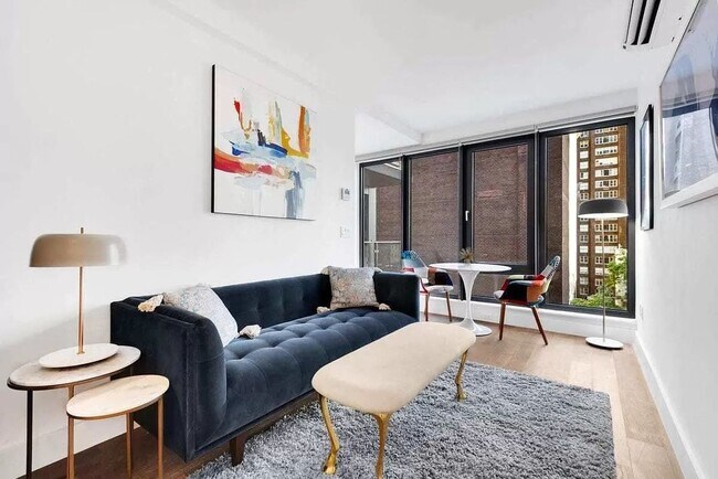 Building Photo - Lexington Avenue