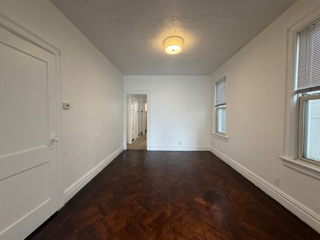 Building Photo - 152 Clendenny Ave