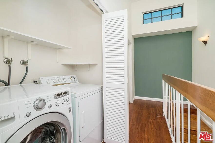 Building Photo - 5955 W 8th St