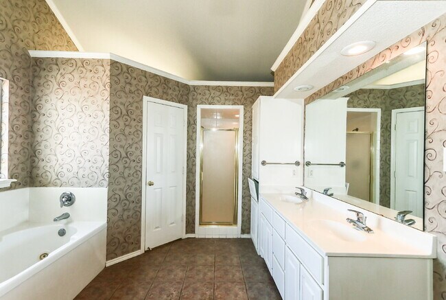 Building Photo - Beautiful Home Located South of Frenship H...