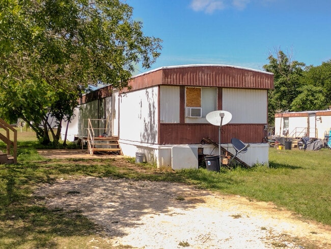 Primary Photo - 115 Private Rd 3376G