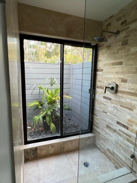 Building Photo - 2180 Brickell Ave