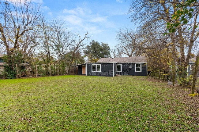 Building Photo - 3905 Hay Ave