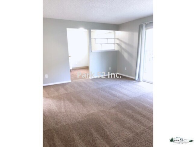 Building Photo - 230 S 80th St