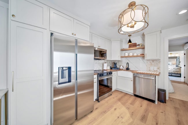 Building Photo - 5515 Cannonway Dr