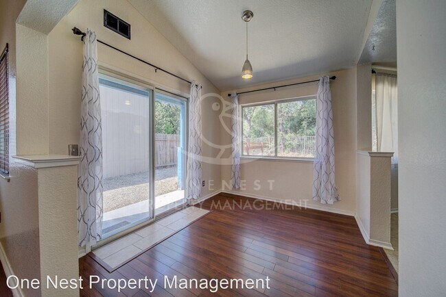 Building Photo - 3 br, 2.5 bath House - 2942 Twin Creeks Lane