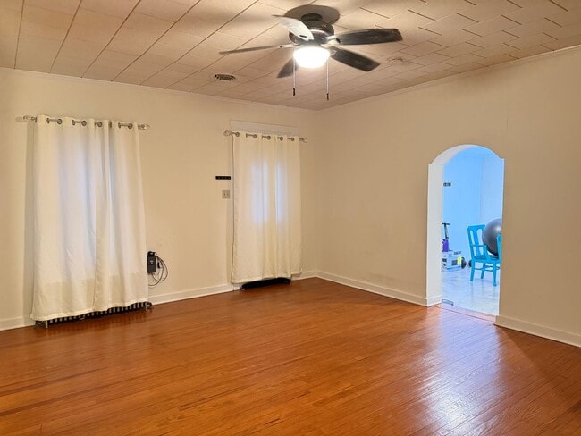 Building Photo - 316 S Broad St