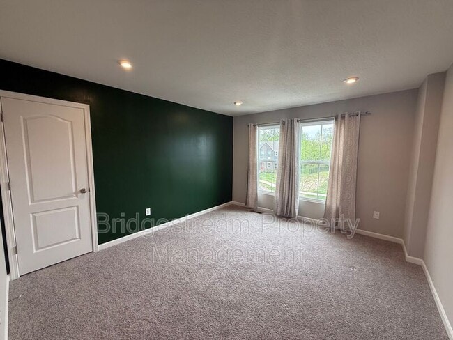 Building Photo - 766 Hunters Run Dr