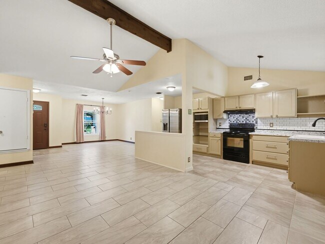 Building Photo - 1114 Churing Dr