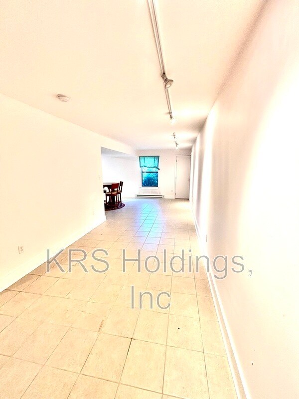 Building Photo - 542 Whitcover Cir