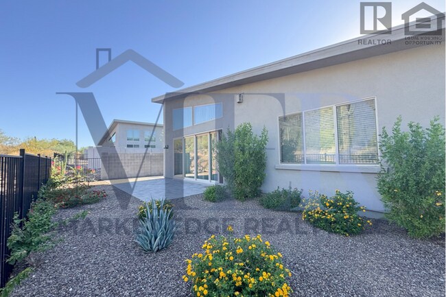 Building Photo - 2Bed/2.5Bath Home in Cave Creek! $1799 MOV...
