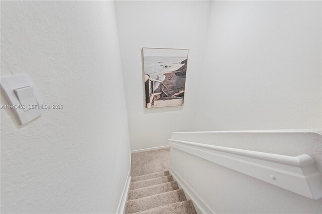 Building Photo - 818 SE 17th St