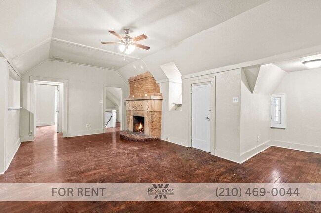 Building Photo - 1618 W Kings Hwy