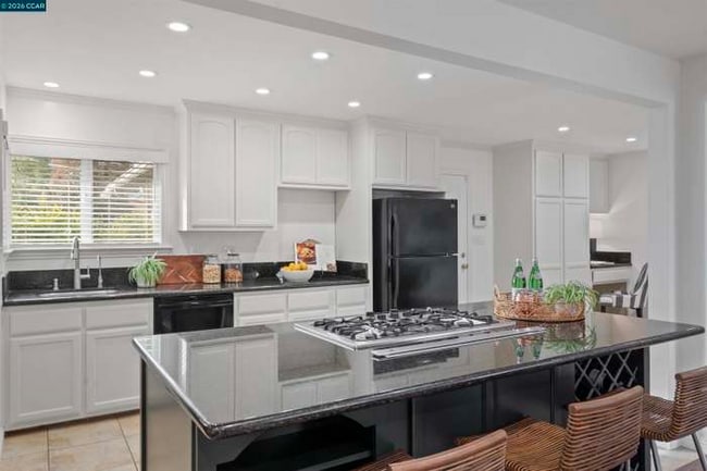 Building Photo - 5607 Lassen Ct