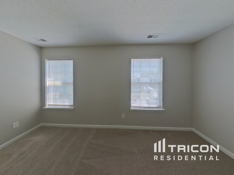Building Photo - 113 Camforth Dr