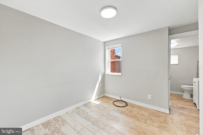 Building Photo - 2307 N Mascher St