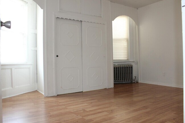 Building Photo - 69 Poplar St