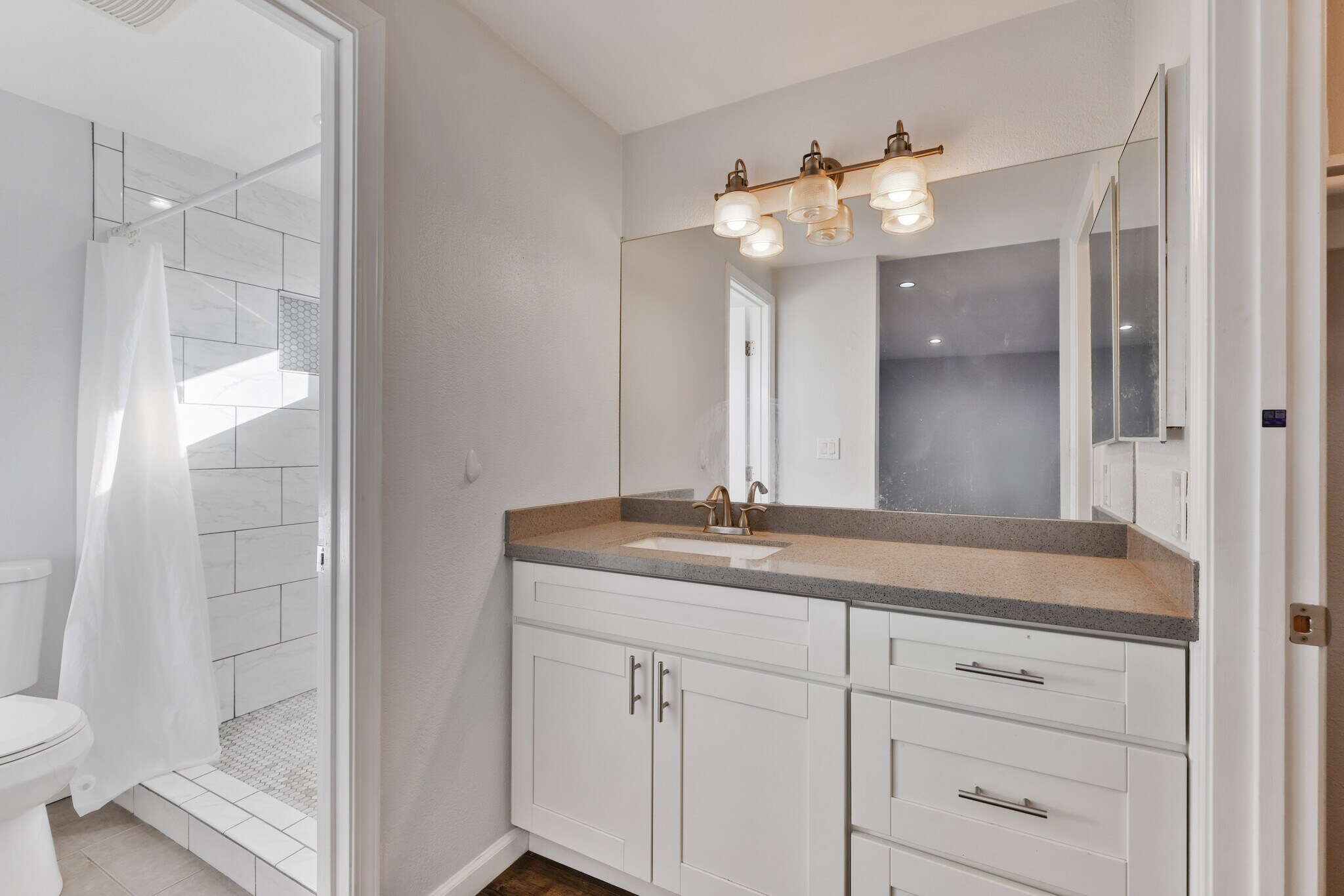 Building Photo - 2702 College Ln