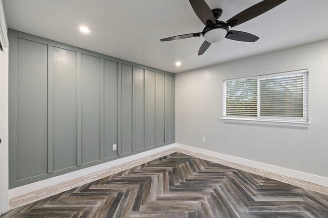 Building Photo - 1212 S Demaree St