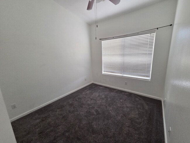 Building Photo - 2 bed / 2 Bath Townhouse in Mesa!