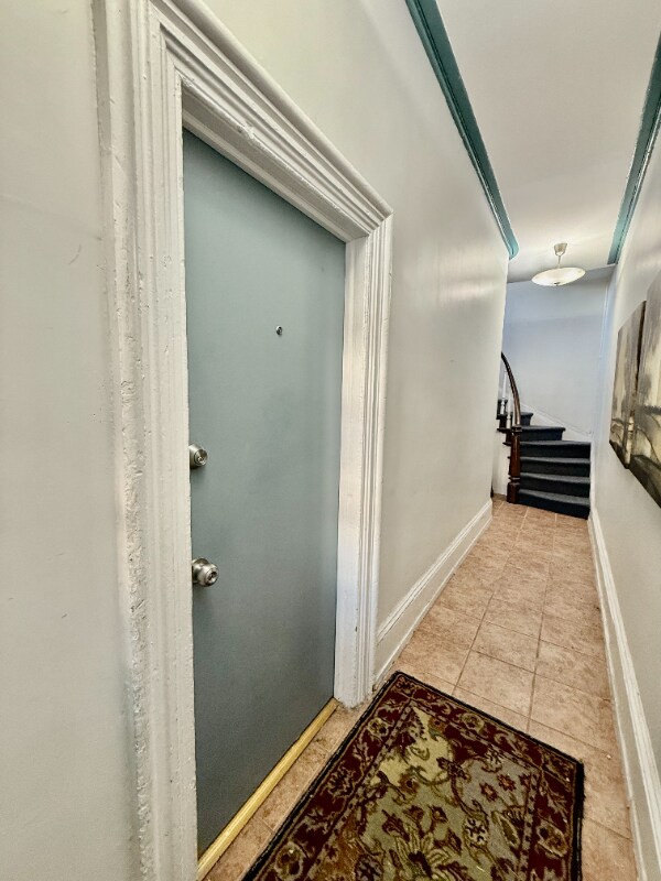 Building Photo - 302 Dickinson St