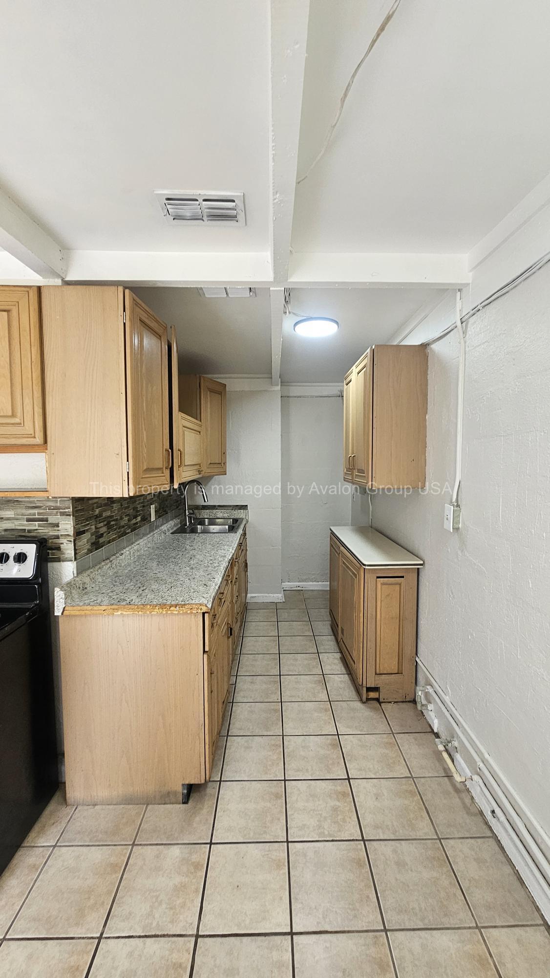 Building Photo - 1625 West Rd