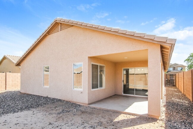 Building Photo - 2322 S 65th Dr