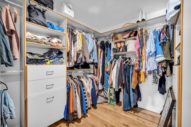 Building Photo - SILVER CREEK HORSE PROPERTY