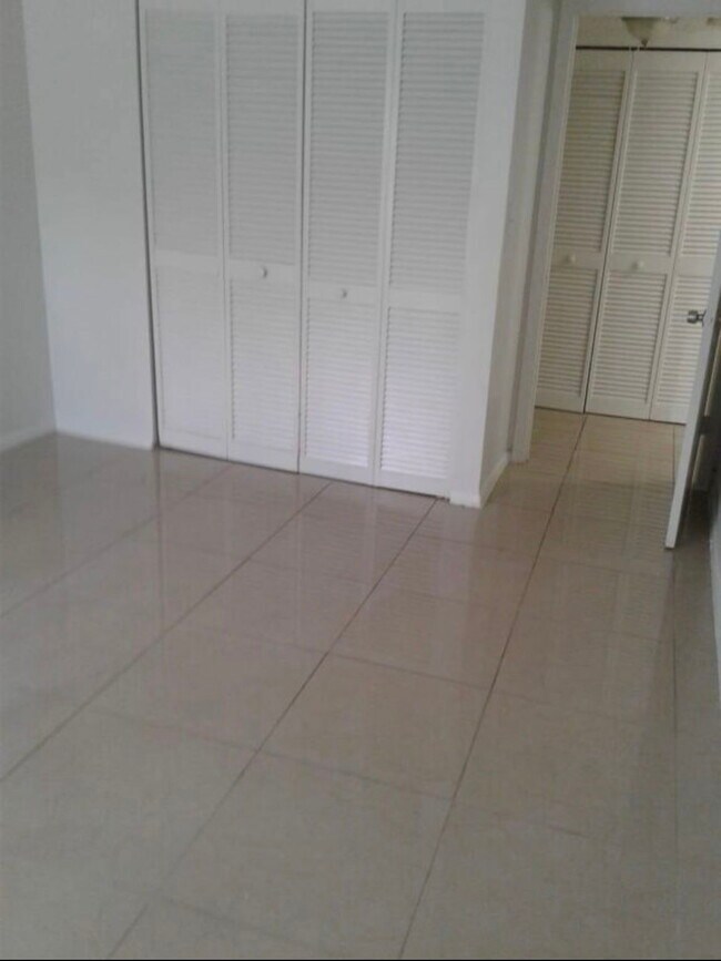 Building Photo - 405 SW 113th Way