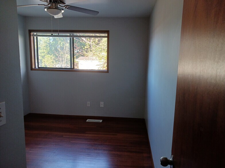 Building Photo - 127 NE 164th St