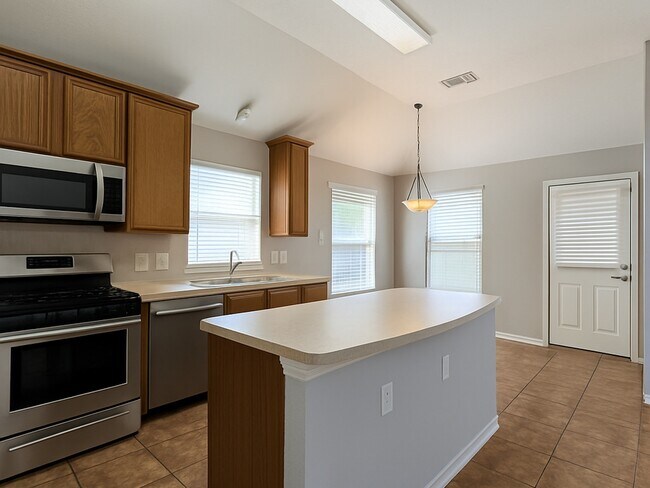 Building Photo - 5907 Yaupon Ridge Dr