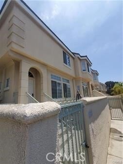 Building Photo - 2825 Plaza del Amo