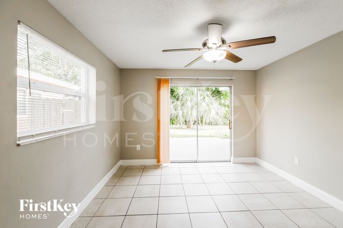 Building Photo - 5978 NW 16th Ct