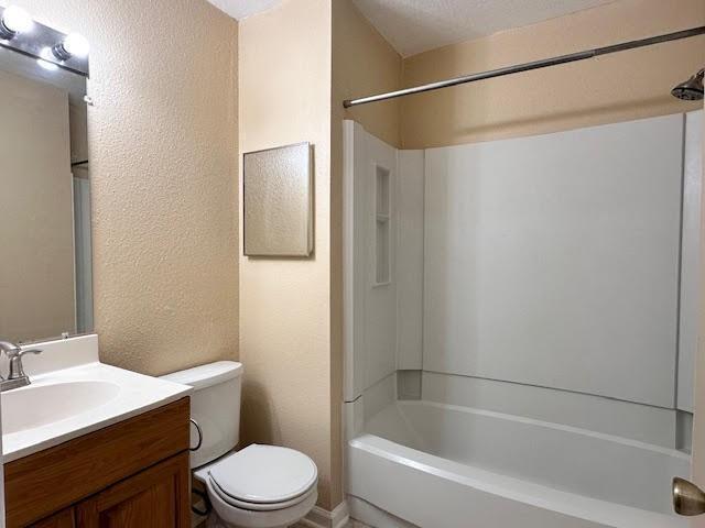 Building Photo - 3808 Landmark Dr