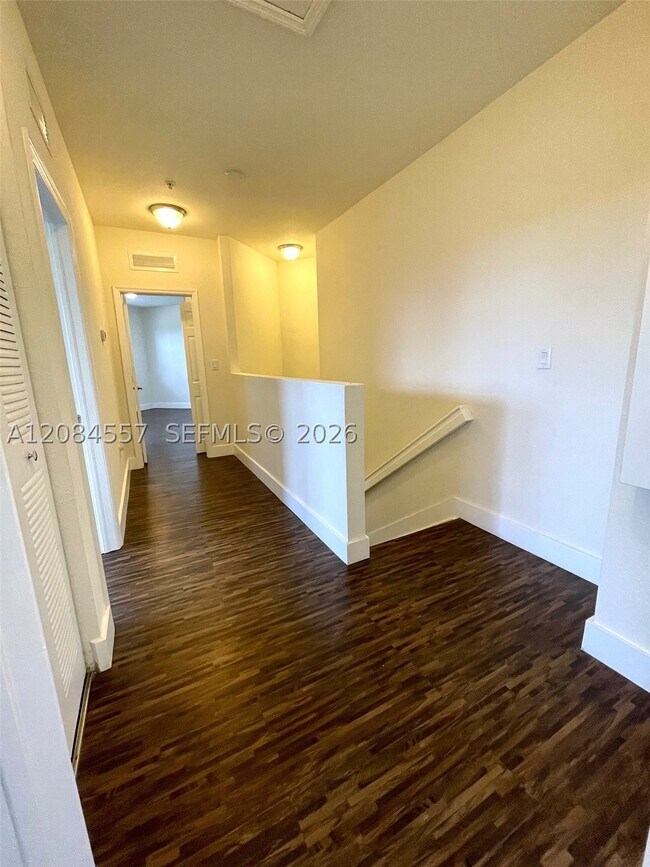 Building Photo - 10600 NW 88th St