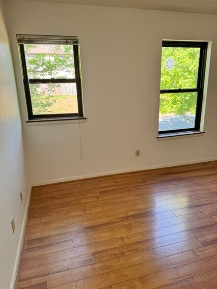 Building Photo - 765 Exton Ct