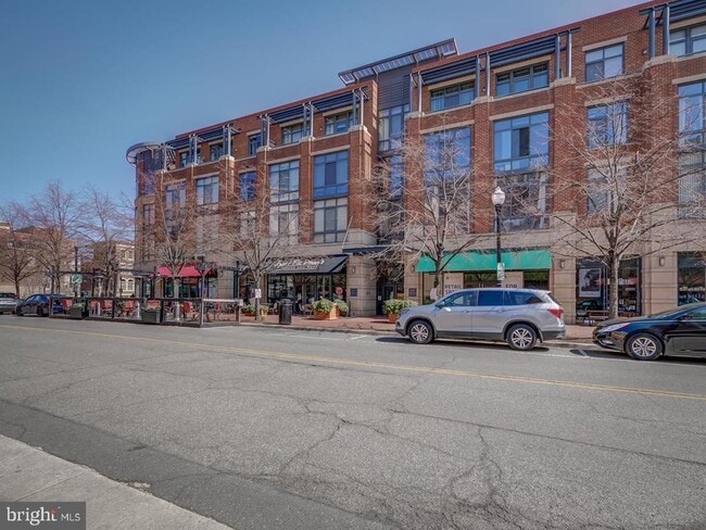 Building Photo - 520 John Carlyle St