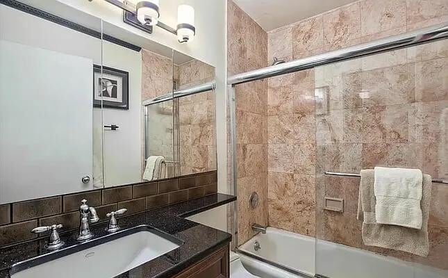 Building Photo - 171 E 84th St