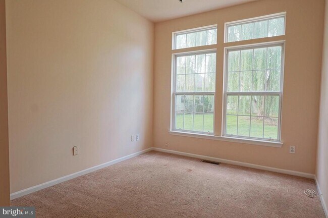 Building Photo - 106 Europa Blvd