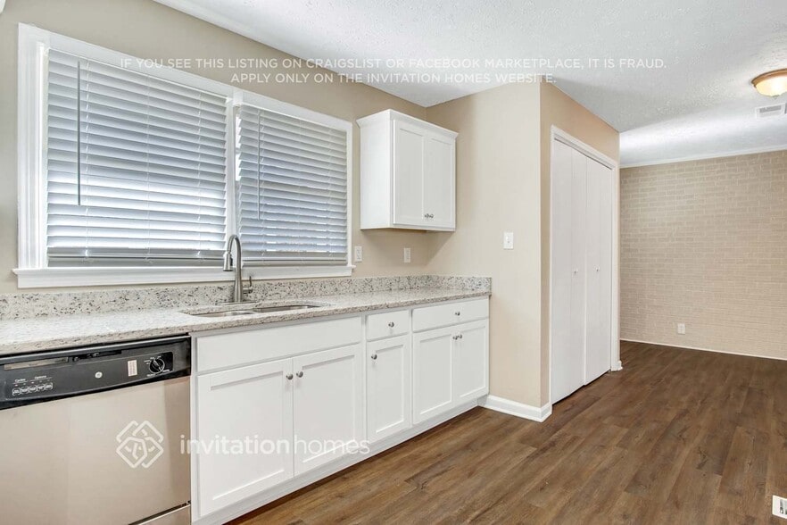 Building Photo - 4286 Newton Cir