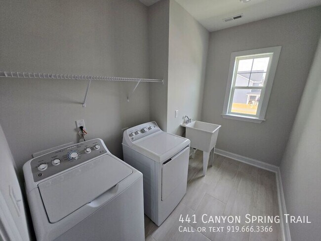 Building Photo - 441 Canyon Spring Trl